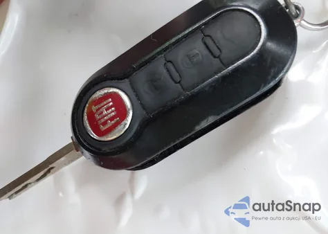 2012 Fiat 500C Lounge z USA, uszkodzony, nr VIN 3C3CFFER8CT330504